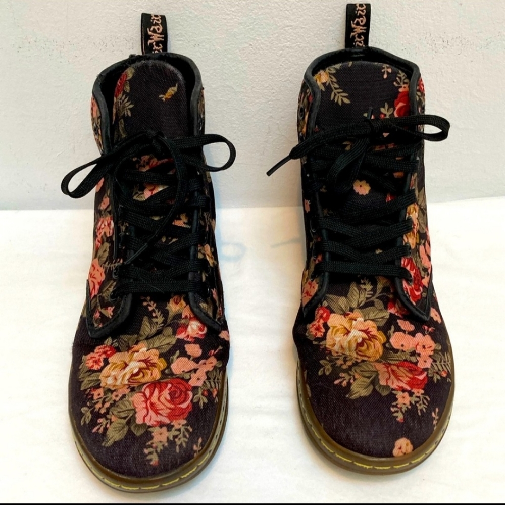 Dr. Martens Floral Shoreditch Boot